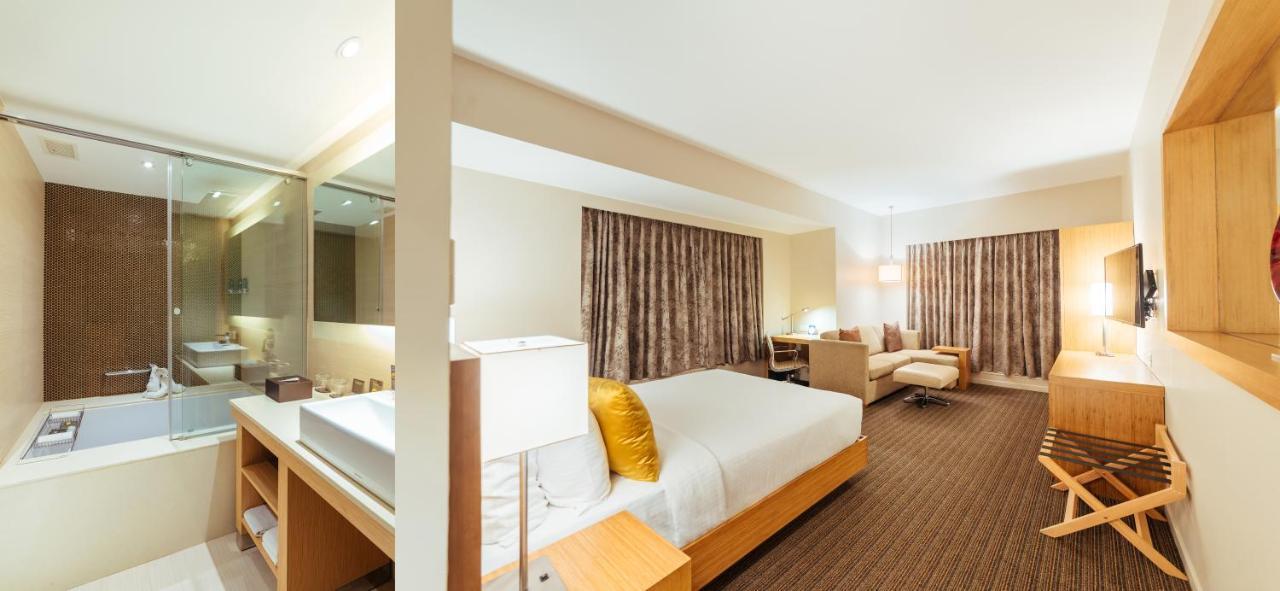 Novotel Lucknow Gomti Nagar Экстерьер фото