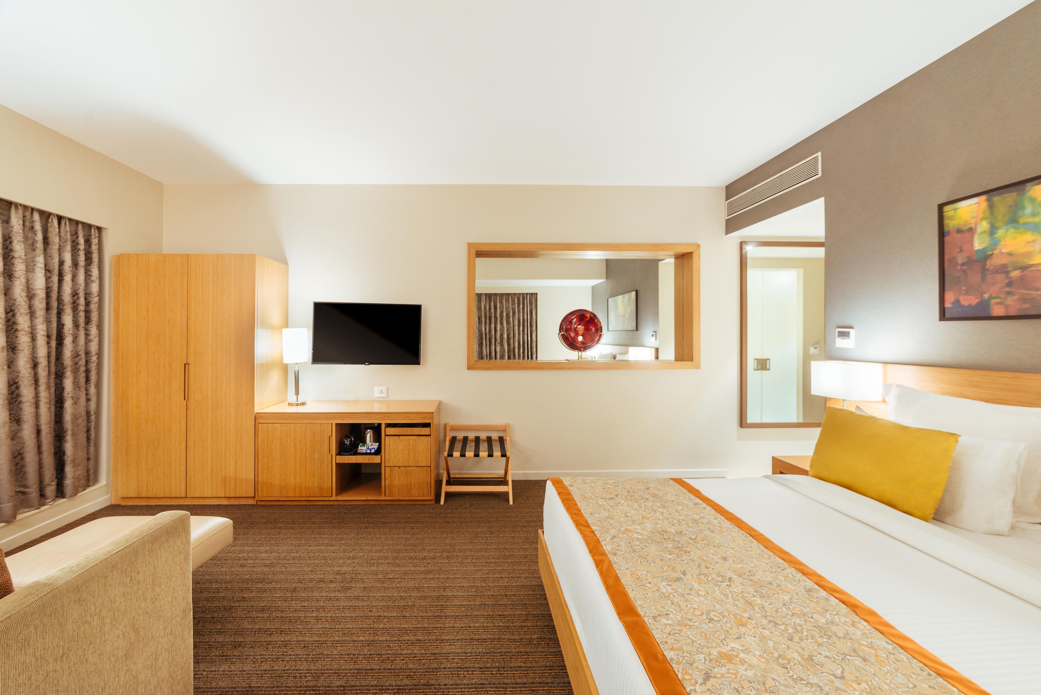 Novotel Lucknow Gomti Nagar Экстерьер фото