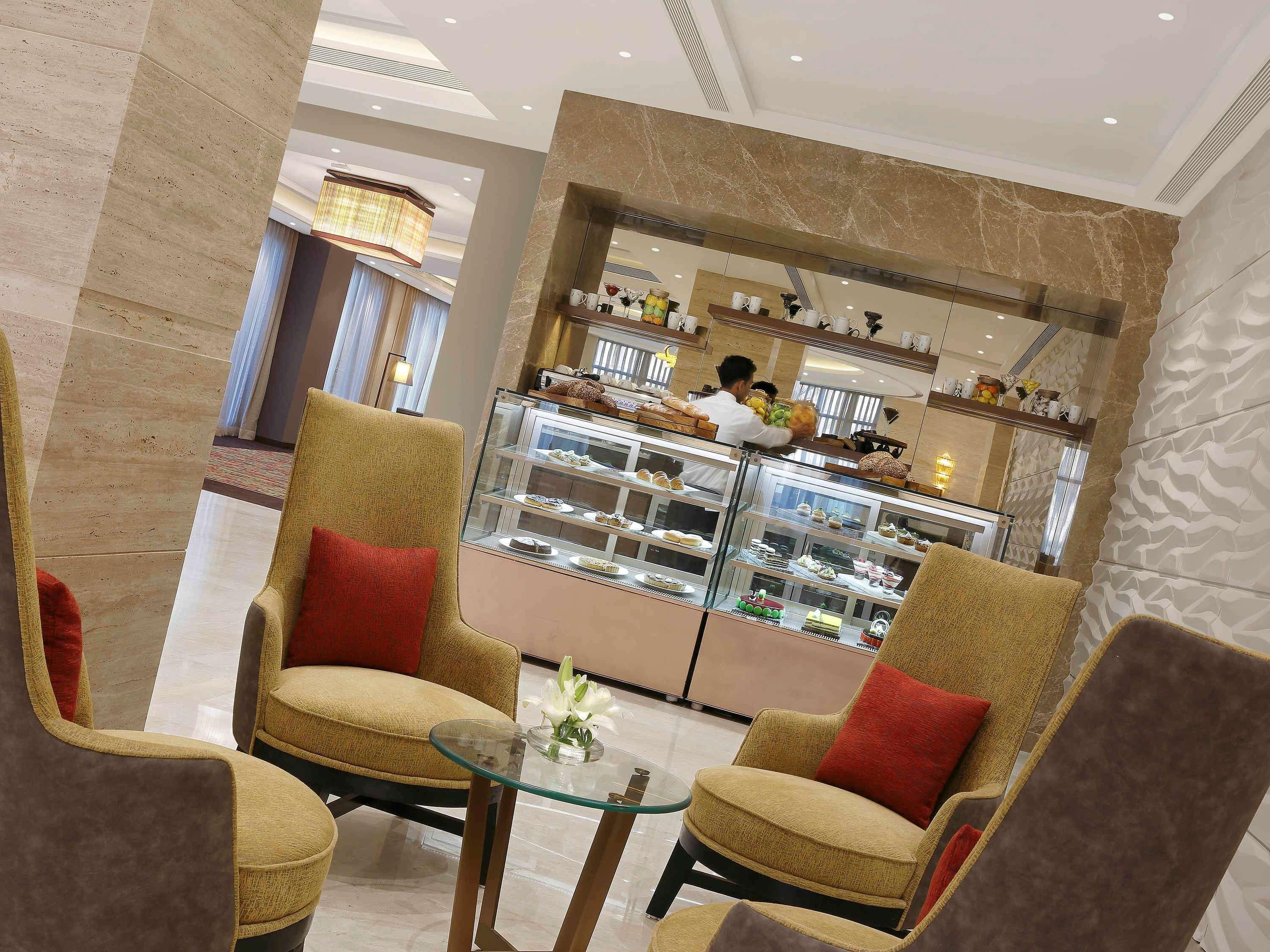 Novotel Lucknow Gomti Nagar Экстерьер фото